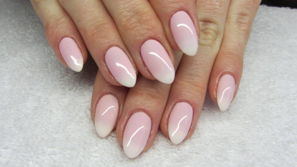 Manicure paznokci w kształcie migdałów: cechy, pomysły, nowe przedmioty (54 zdjęć)