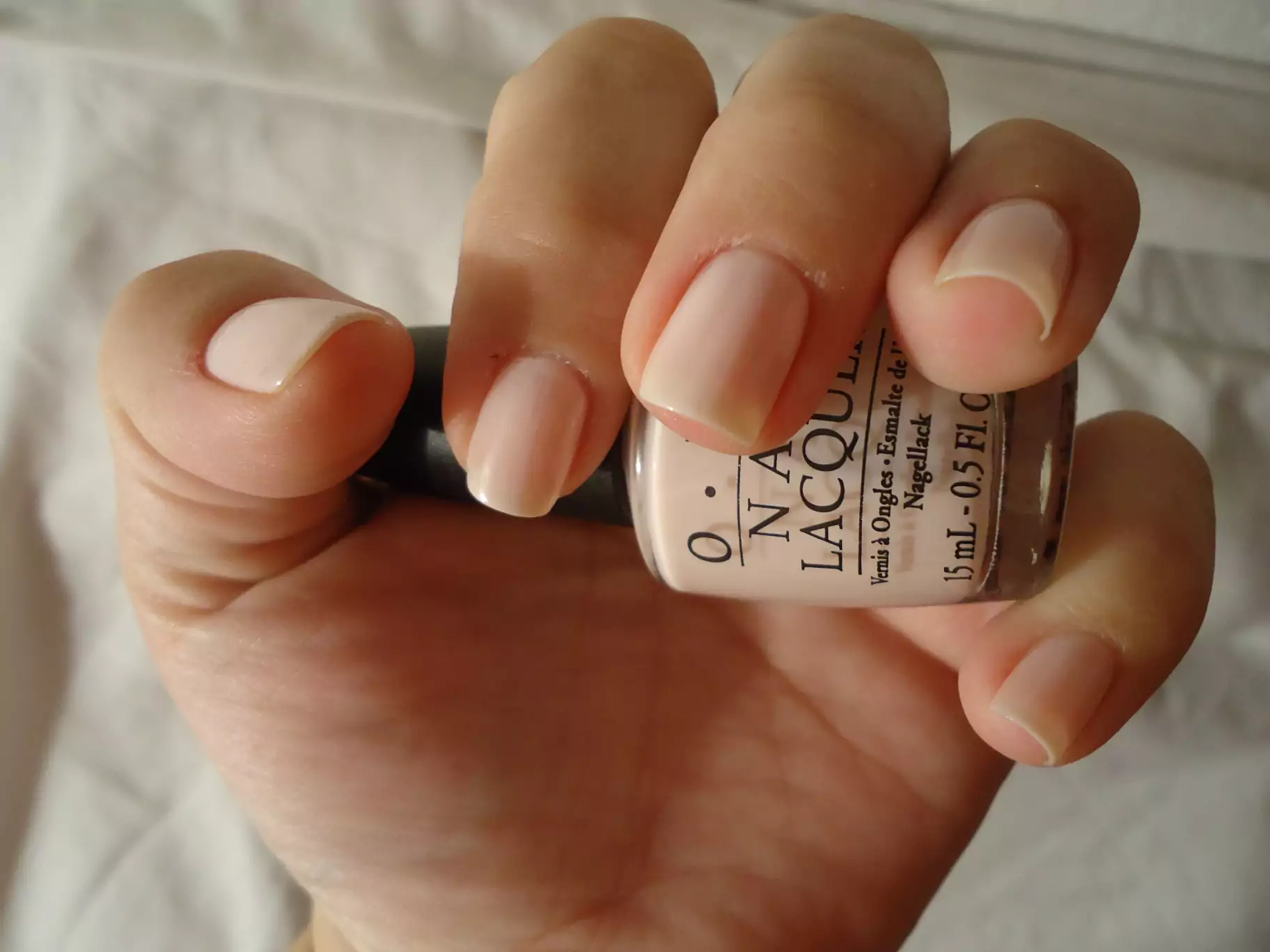 Manicure nago: trendy, pomysły, aktualności (53 zdjęć)